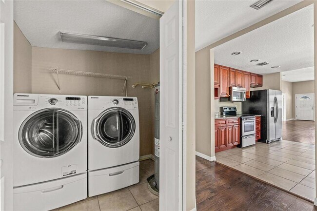 Building Photo - 2501 W Gray St