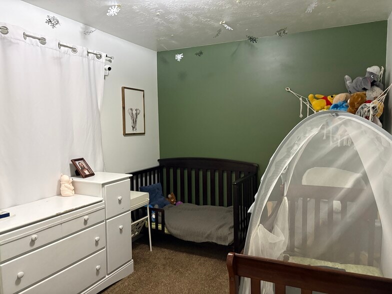 Building Photo - 1104 W 220 S