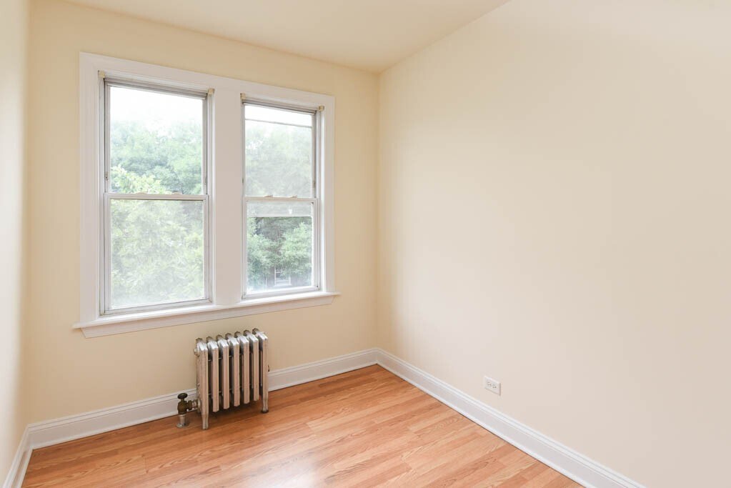 Building Photo - 2600 N Kimball Ave