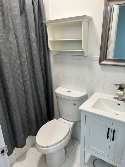 Bath with shower - 13200 SW 49th St