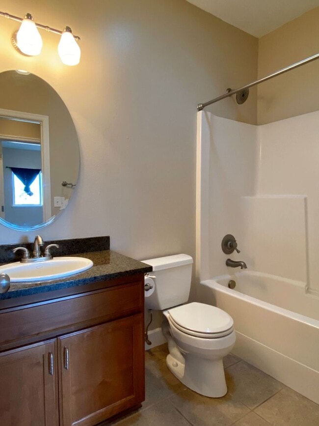 Building Photo - Lovely Modern Westside Home