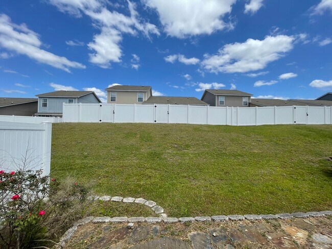 Building Photo - Wakefield Subdivision! One Story....