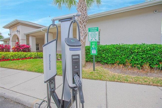 Building Photo - 6468 S Goldenrod Rd