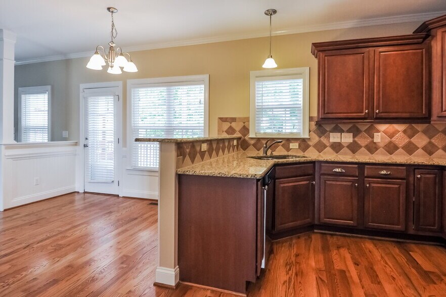 Building Photo - 221 Worthington Ct