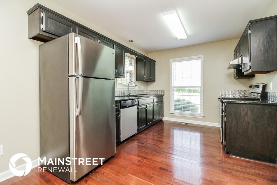 Building Photo - 2921 Stapleton Dr