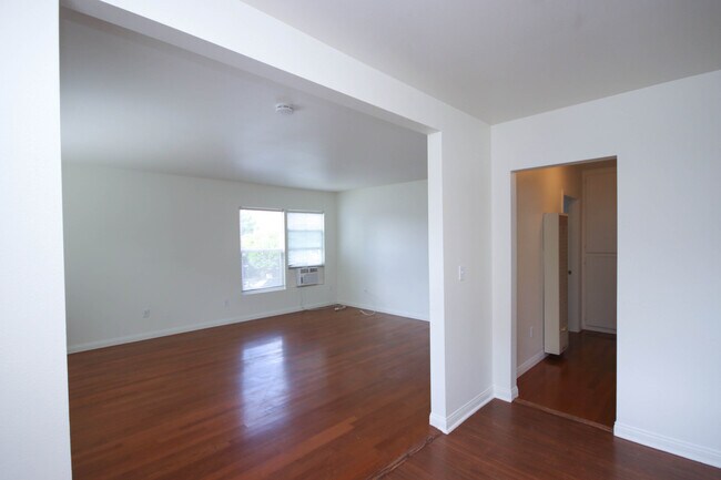 Building Photo - 3148 Abella St