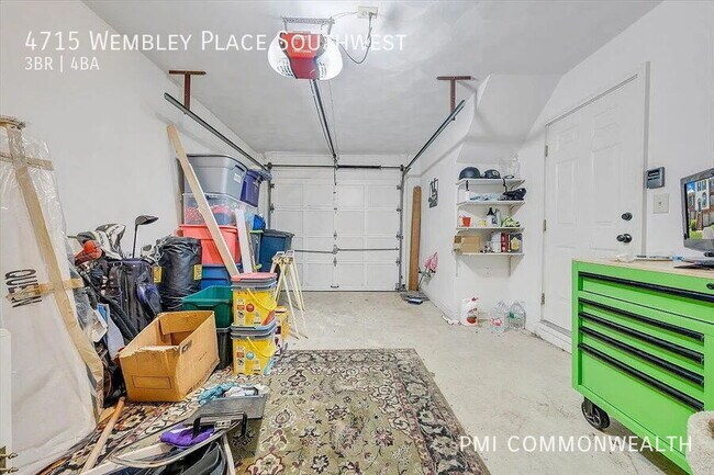 Building Photo - 4715 Wembley Pl SW