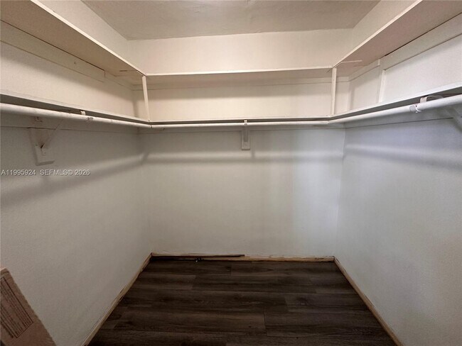 Building Photo - 12590 NE 16th Ave