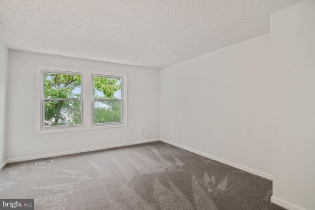 Building Photo - 302 Ridgecrest Ct