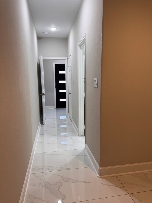 Building Photo - 4406 Oats St