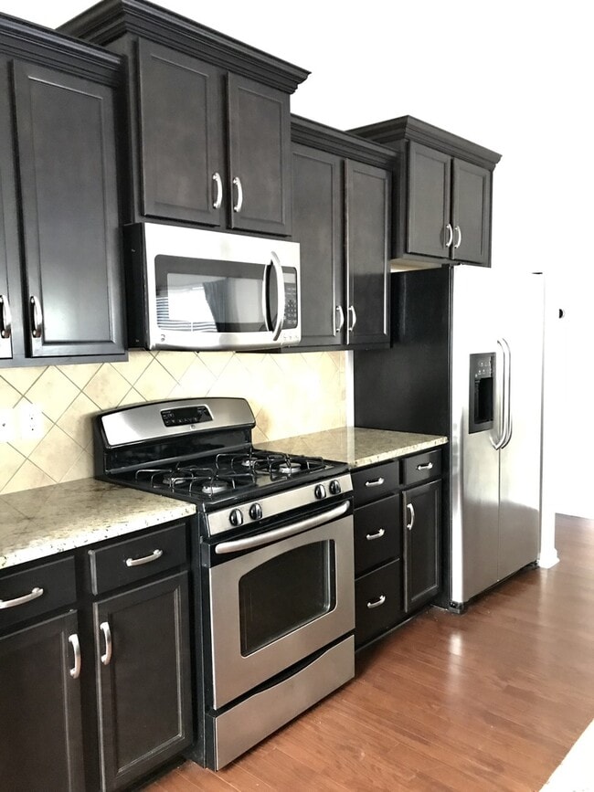 Building Photo - Beautiful Home in West Ashley!