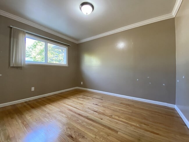 Building Photo - 668 Santa Coleta Ct