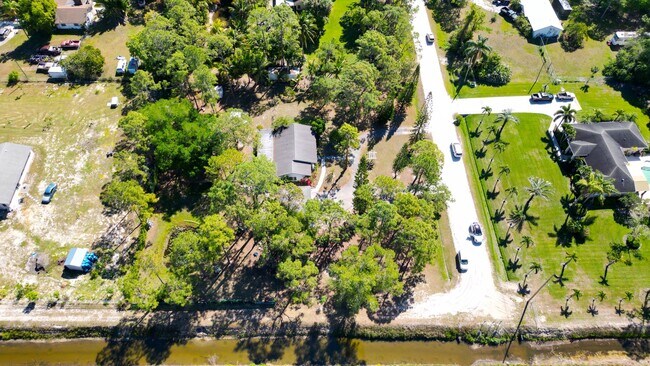 Building Photo - 13619 57th Pl N