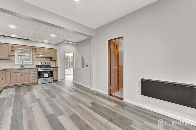 Building Photo - 601 Ridgeway Ave