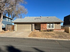 Building Photo - 206 Cypress Cir