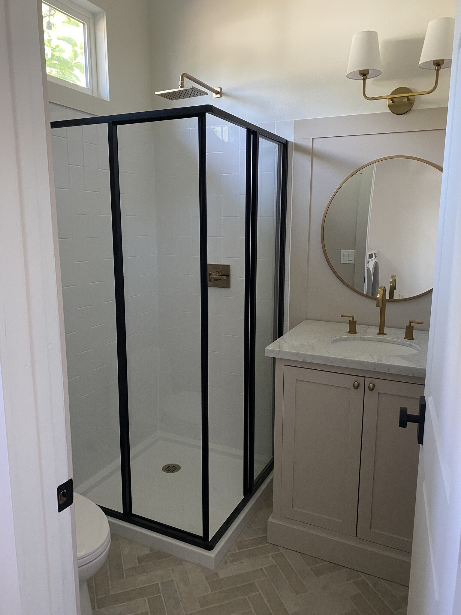 Building Photo - 1392 Calle Crisantemo