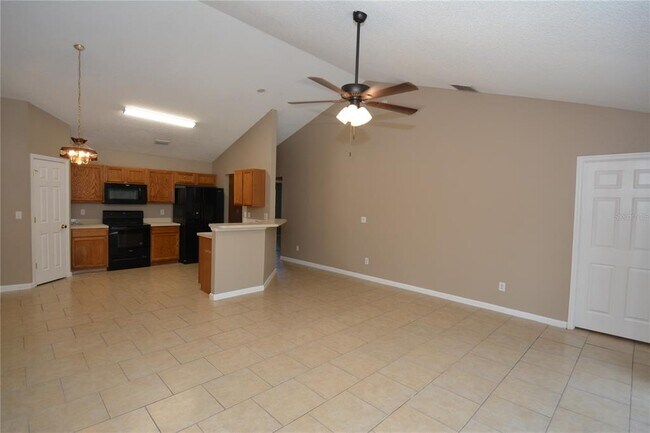 Building Photo - 33 Rosepetal Ln