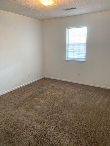 Building Photo - 2004 Tower Pl