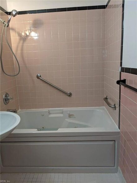 Building Photo - 4525 James Ct