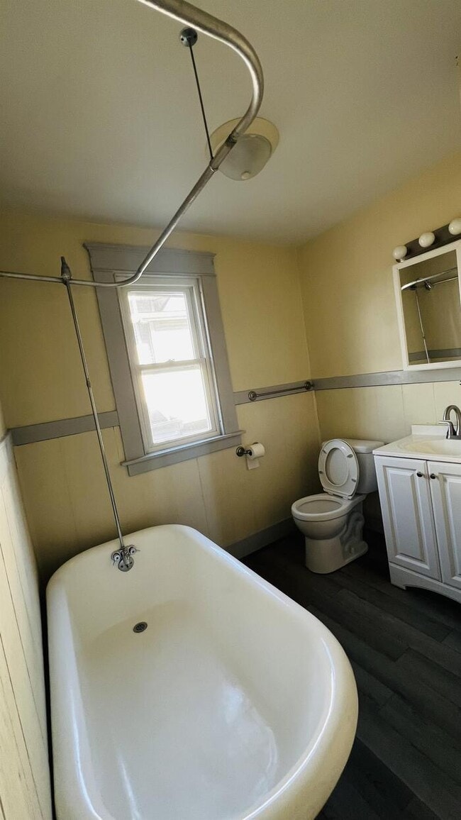 Building Photo - 244 Summer St