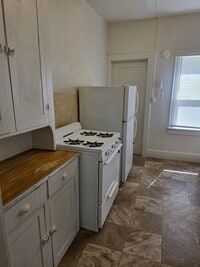 Building Photo - 1106 N Michigan St
