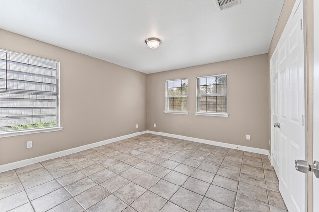 Building Photo - 5107 Gren St