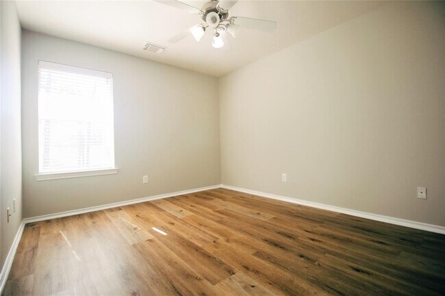 Building Photo - 43 W Spindle Tree Cir