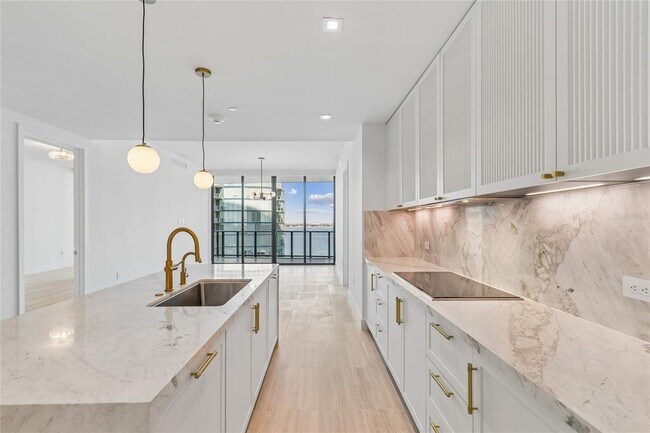 Building Photo - 3015 S Ysabella Ave