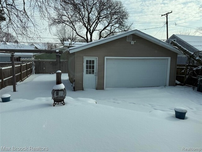 Building Photo - 3602 Elmhurst Ave