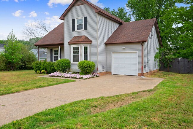 Building Photo - Move-In Specials Available! Single-Family in Oak Grove, KY!