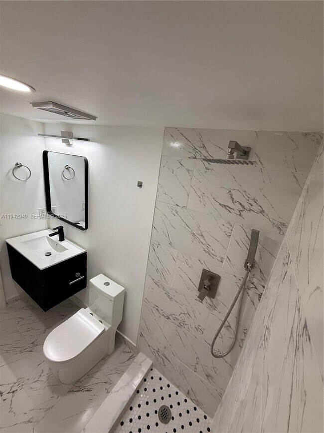 Building Photo - 9937 Nob Hill Pl