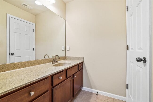 Building Photo - 771 Riverdance Dr