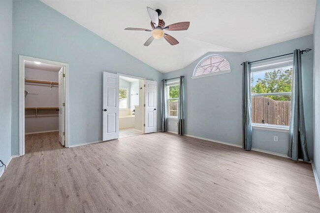 Building Photo - 903 Settlement Cove