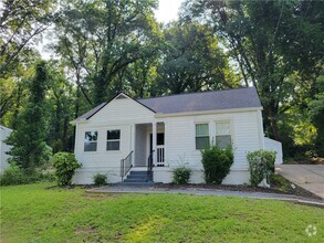Building Photo - 3044 Sylvan Rd