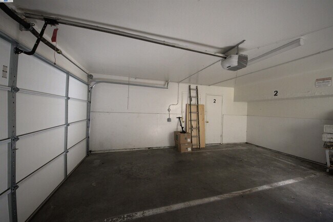 Building Photo - 1214 Sycamore Dr