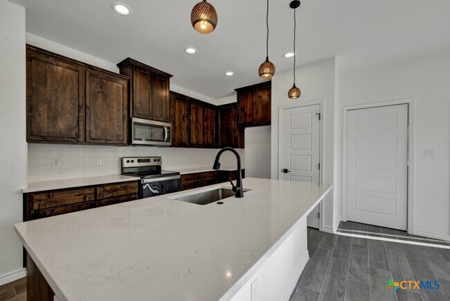 Building Photo - 2549 Grandview Forest