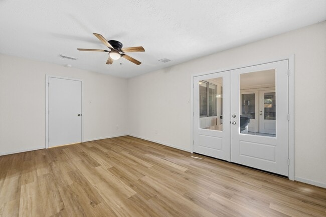 Building Photo - 25407 Lancewood Dr