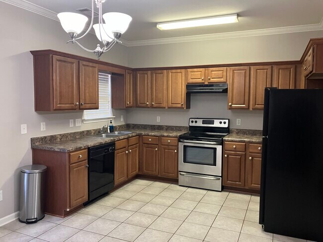 Building Photo - 261 Oxmoor Pl