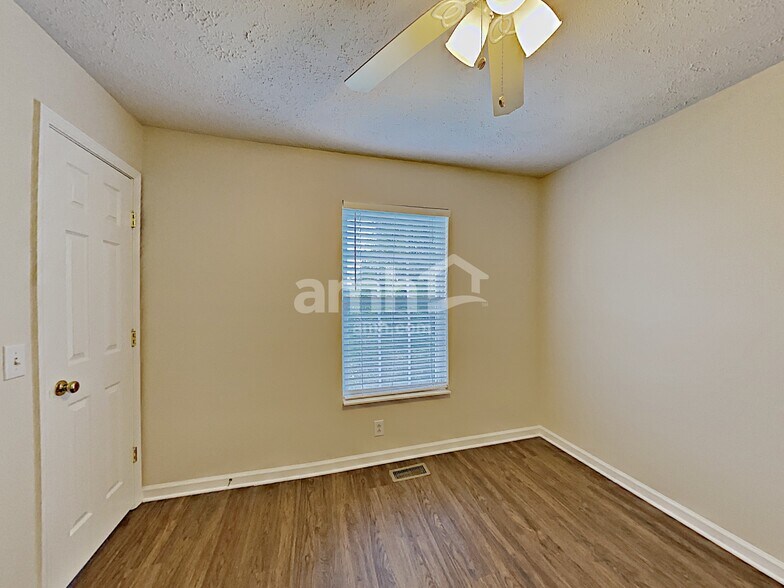 Building Photo - 4014 Lenox Ct