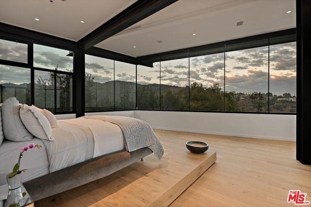 Building Photo - 1406 1/2 North Kenter Avenue, Los Angeles,...