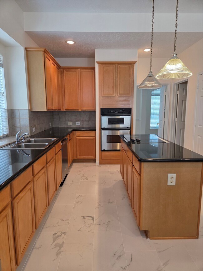 Building Photo - 4306 Lakeside Meadow Dr