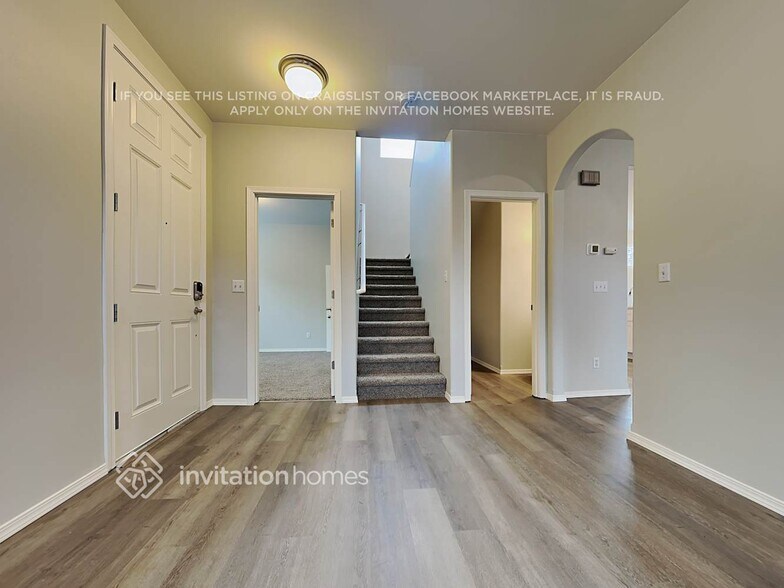 Building Photo - 9115 Periwinkle Loop NE