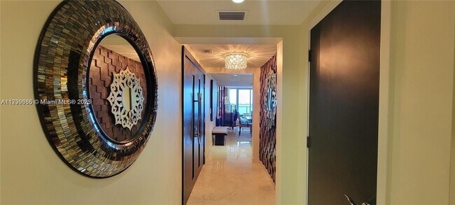 Building Photo - 1331 Brickell Bay Dr