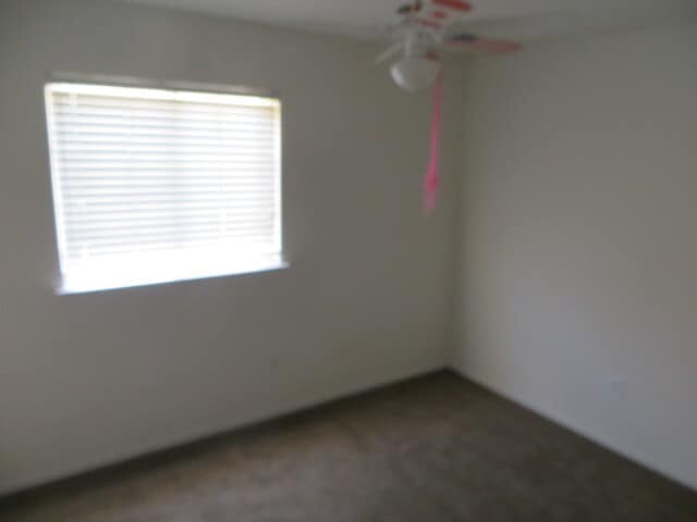 Building Photo - Kerman Westside Home, 3+BR/2BA, Built 2002 - Lots of Amenities!