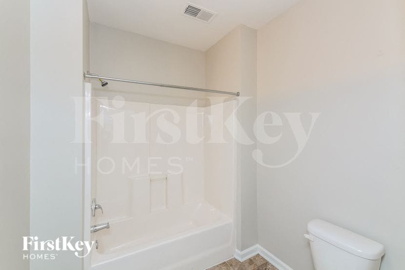 Building Photo - 8595 Shady Elm Dr