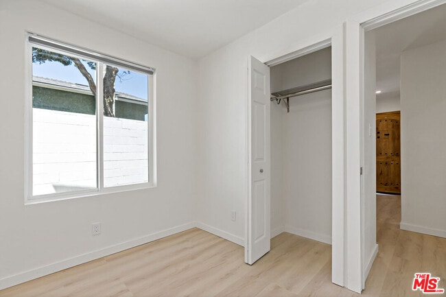 Building Photo - 23906 Darbun Dr