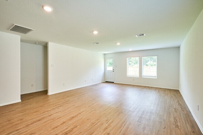 Building Photo - 3323 Avary River Ln
