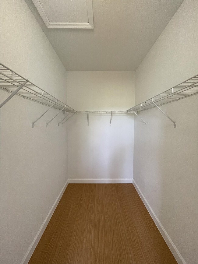 Building Photo - 2551 SE 16th Terrace