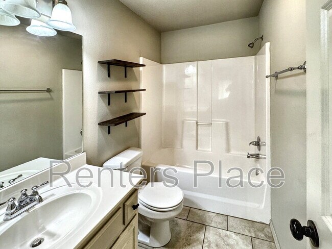 Building Photo - 821 W Elmira St