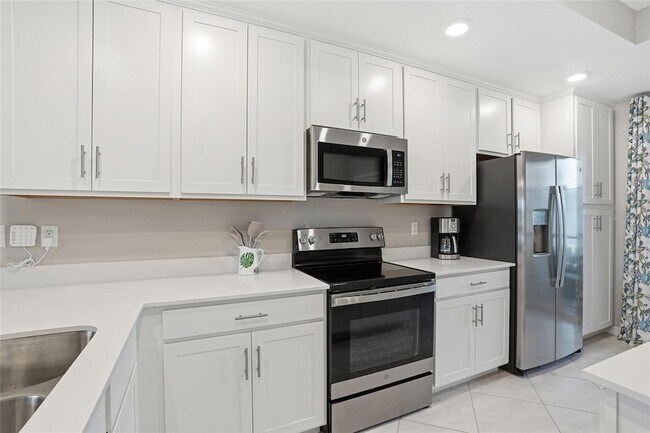 Building Photo - 14204 Heritage Landing Blvd